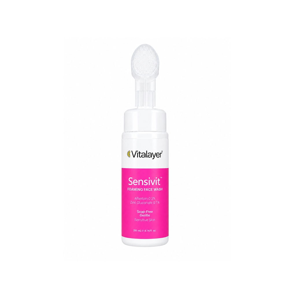 فوم شستشوی صورت براش دار ویتالیر مدل Sensivit حاوی آلانتوئین و گلوکونات روی مناسب پوست حساس حجم 200 میل