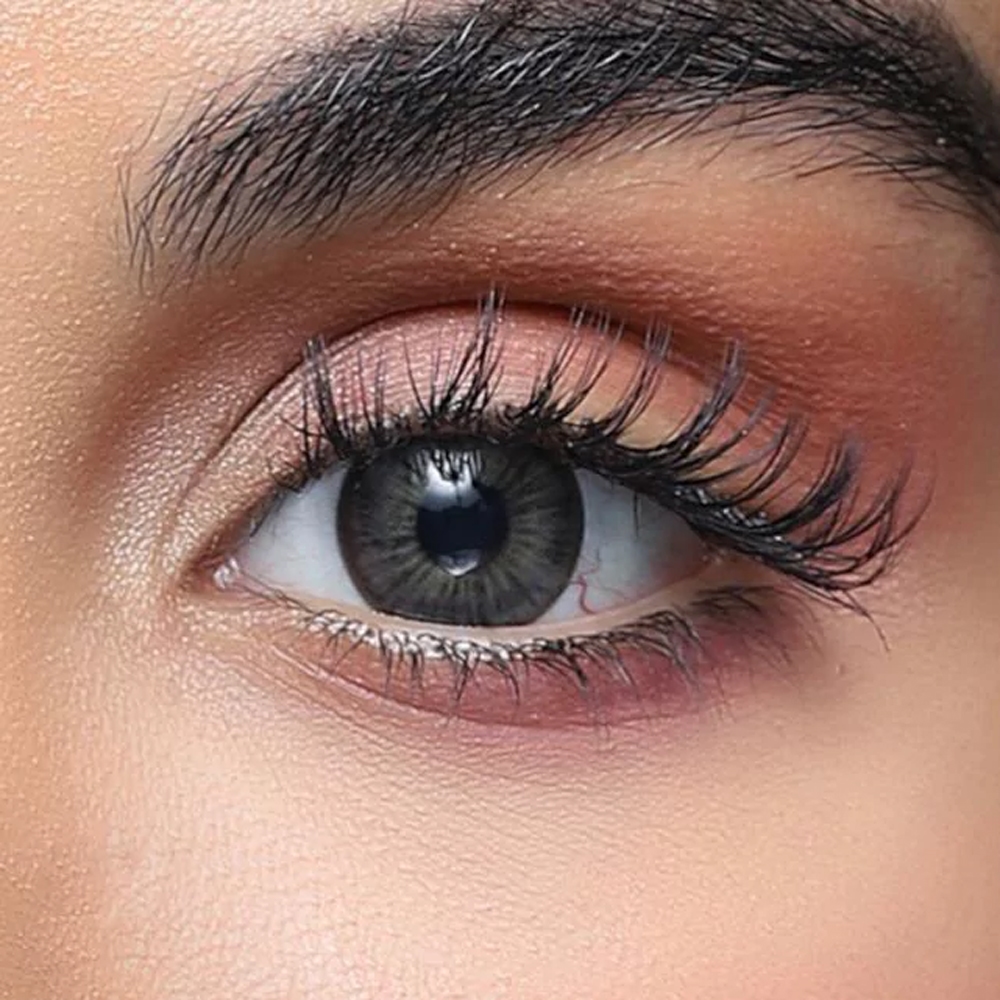 لنز چشم کانفست مدل Beauty شماره 12 رنگ CHANEL GRAY طوسی پر رنگ با رگه مشکی دوردار