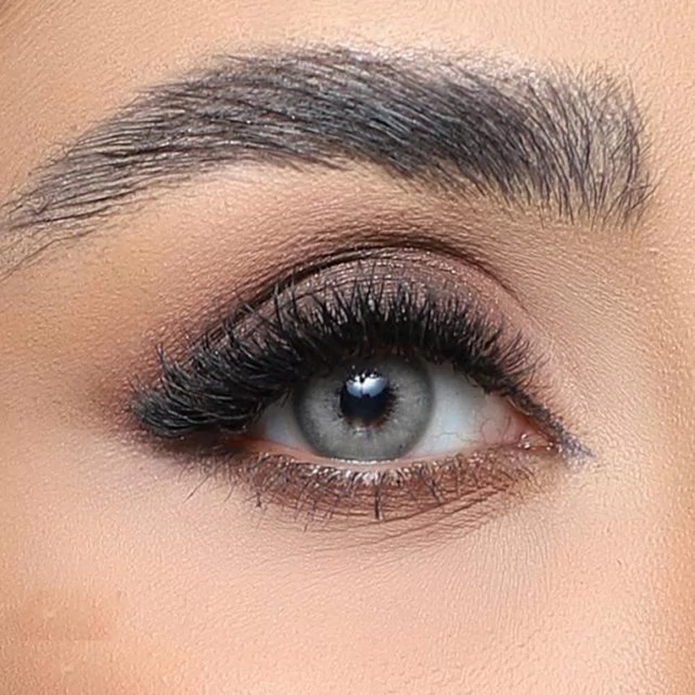 لنز چشم کانفست مدل Beauty شماره 28 رنگ PASTEL GREEN طوسی سبز کمرنگ رگه دار