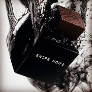 عکس تبلیغاتی از عطر مردانه لالیک مدل Encre Noire