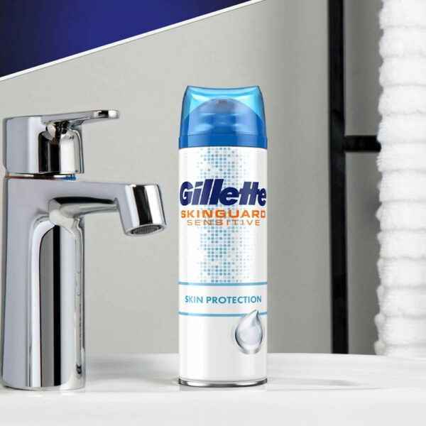 GILLETTE SKINGUARD SENSITIVE FACIAL FOAM